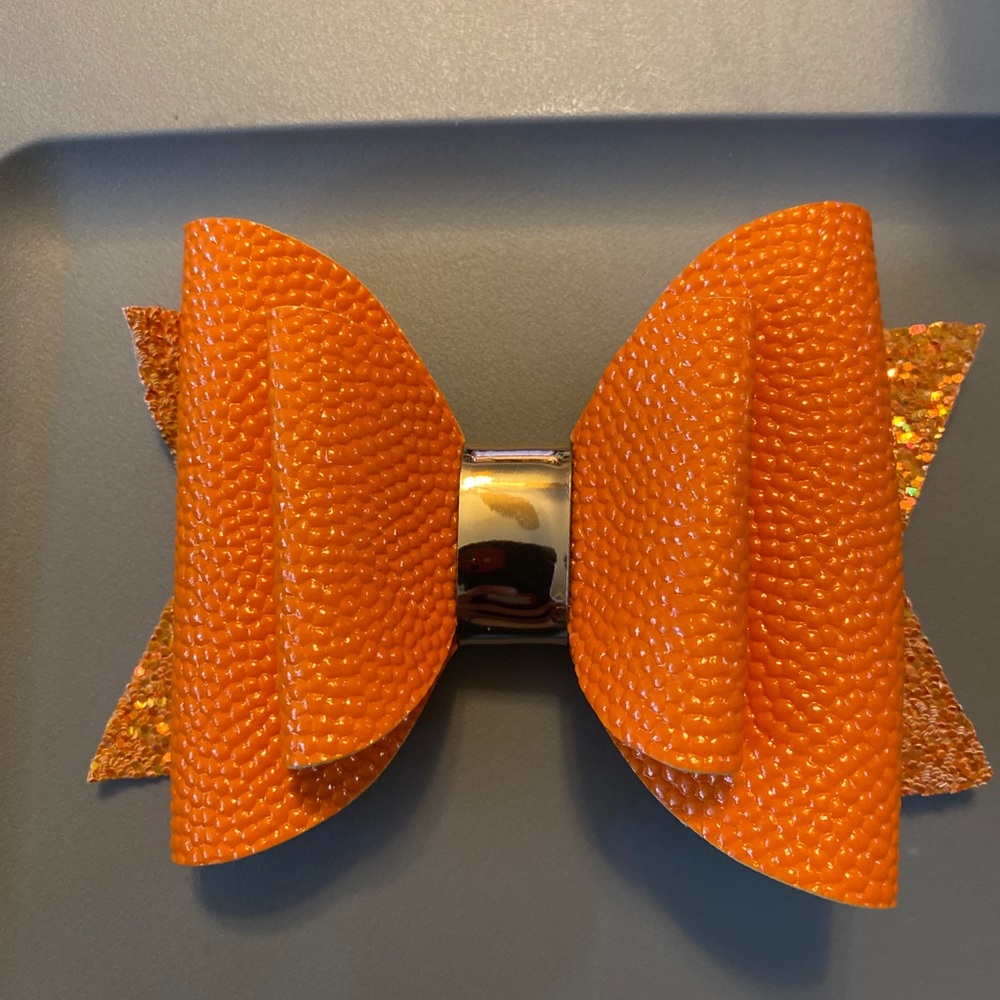 Large bow